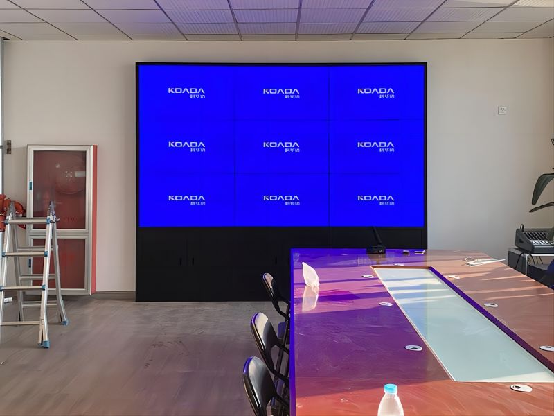 胶州市少海中心办公室应用EMC易倍·体育46寸3.5mm3×3液晶拼接屏